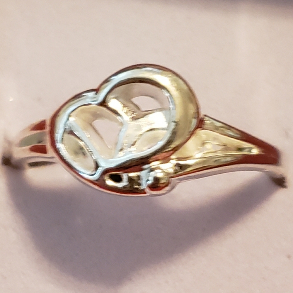 New Stunning Hearts Sterling Silver Ring Si